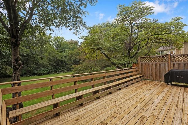 1001 Wyckwood Drive, Liberty, MO 64068
