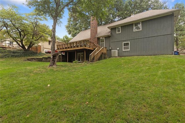 1001 Wyckwood Drive, Liberty, MO 64068