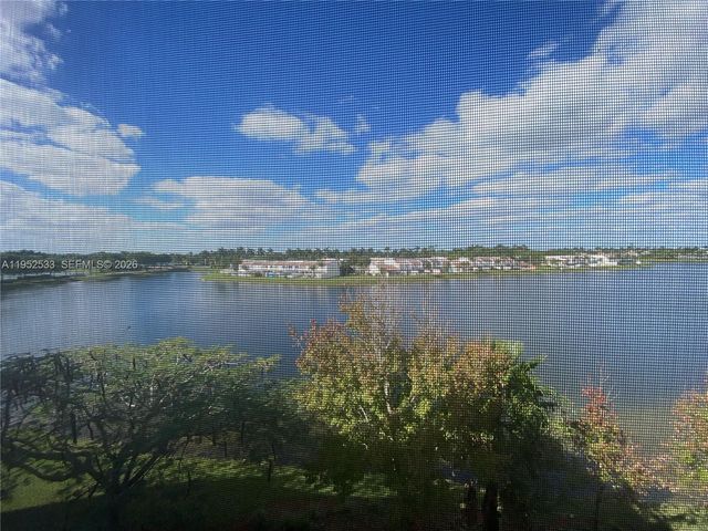 10700 NW 66th St 404, Doral, FL 33178