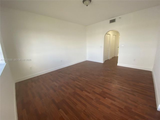 10700 NW 66th St 404, Doral, FL 33178