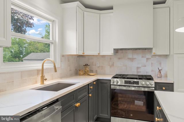1306 TANNER AVE, Burlington, NJ 08016