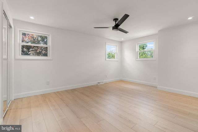 1306 TANNER AVE, Burlington, NJ 08016