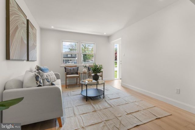 1306 TANNER AVE, Burlington, NJ 08016