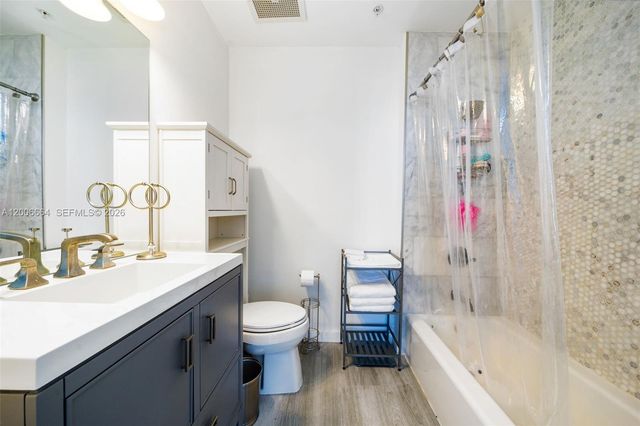 3470 E Coast Ave H1806, Miami, FL 33137