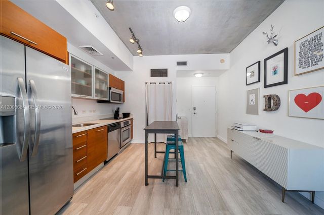 3470 E Coast Ave H1806, Miami, FL 33137