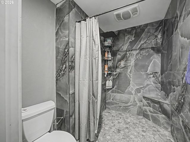 19051 S COQUINA Ct, Oregon City, OR 97045