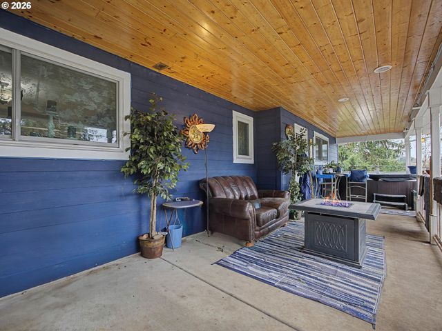 19051 S COQUINA Ct, Oregon City, OR 97045