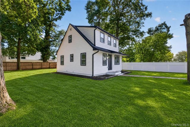 10 harrison Drive, Shirley, NY 11967