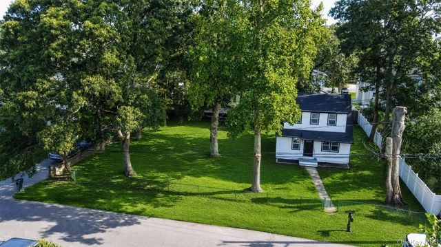 10 harrison Drive, Shirley, NY 11967