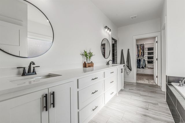 10599 Gunter Loop, Benton, AR 72019