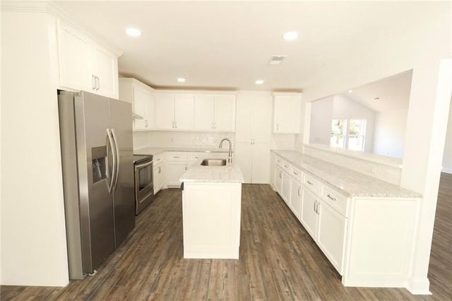 210 SugarMaple Street, Jesup, GA 31545