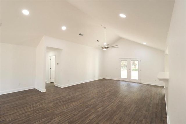 210 SugarMaple Street, Jesup, GA 31545