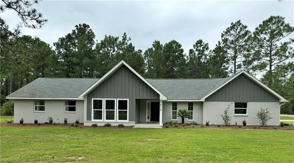 210 SugarMaple Street, Jesup, GA 31545