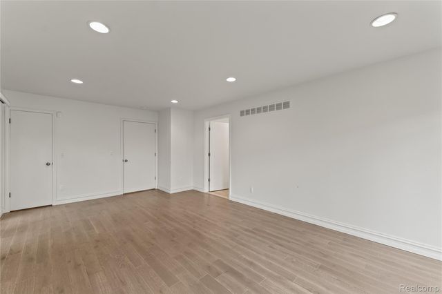 1948 PINE RIDGE Lane, Bloomfield Charter Township, MI 48302