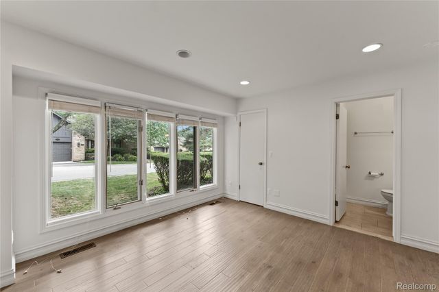 1948 PINE RIDGE Lane, Bloomfield Charter Township, MI 48302