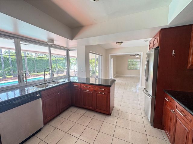 7600 SW 174th St 7600, Palmetto Bay, FL 33157