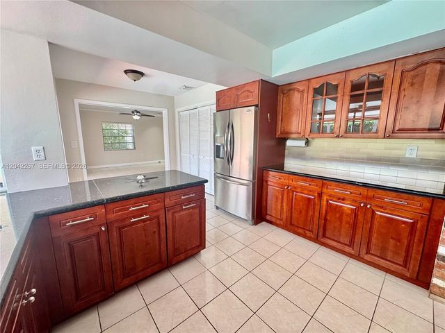 7600 SW 174th St 7600, Palmetto Bay, FL 33157