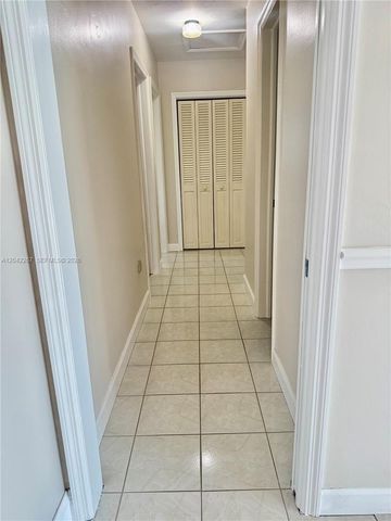 7600 SW 174th St 7600, Palmetto Bay, FL 33157