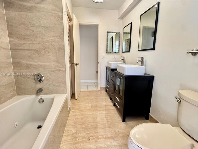7600 SW 174th St 7600, Palmetto Bay, FL 33157