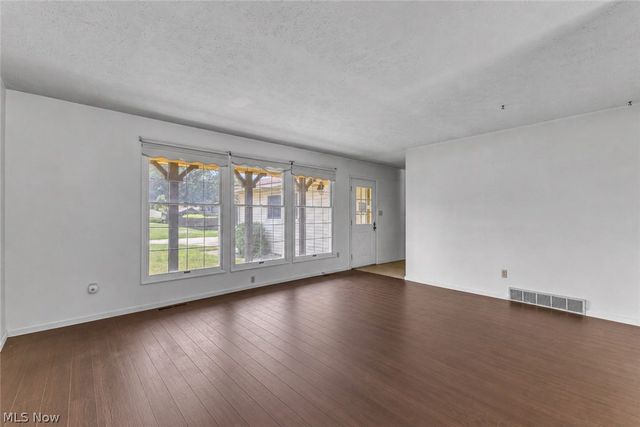 766 Brush Road, Ravenna, OH 44266
