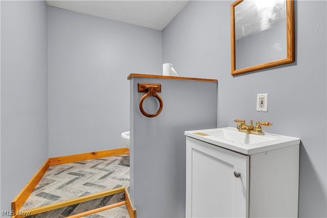 766 Brush Road, Ravenna, OH 44266