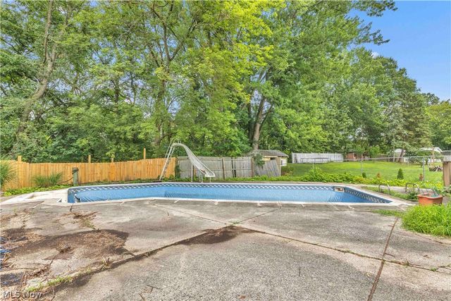 766 Brush Road, Ravenna, OH 44266