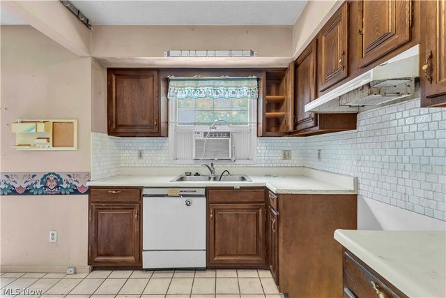 766 Brush Road, Ravenna, OH 44266