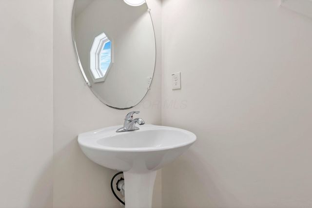 2236 Strimple Avenue, Columbus, OH 43229