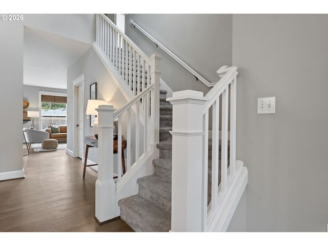 8815 Sw 52ND Ave, Portland, OR 97219