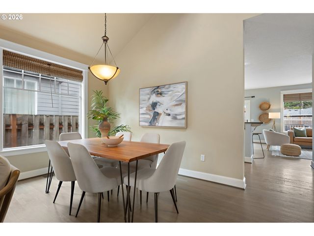 8815 Sw 52ND Ave, Portland, OR 97219