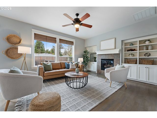 8815 Sw 52ND Ave, Portland, OR 97219