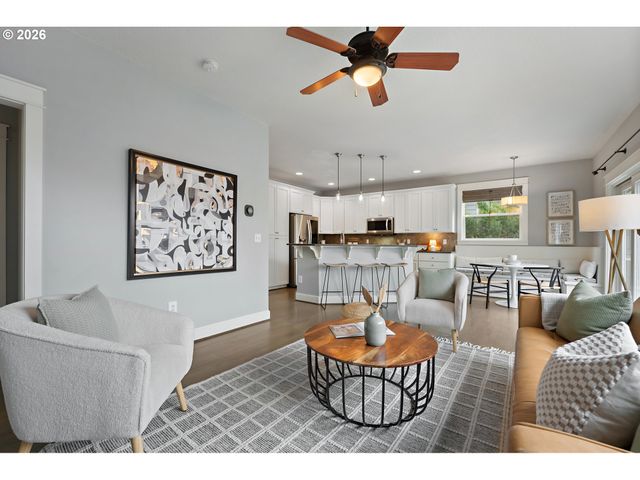 8815 Sw 52ND Ave, Portland, OR 97219