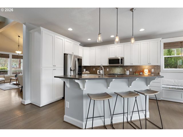 8815 Sw 52ND Ave, Portland, OR 97219