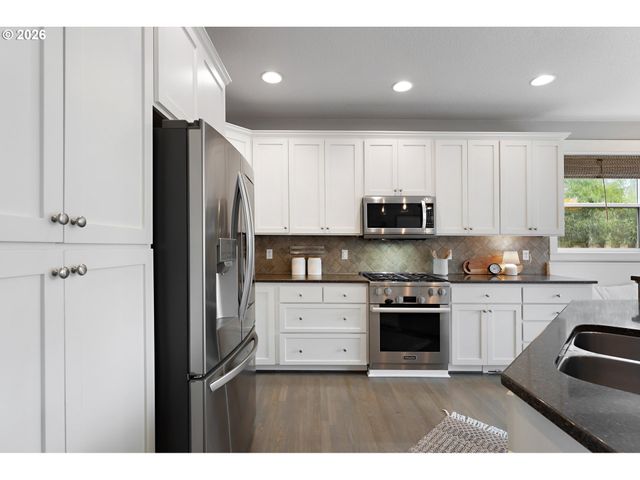 8815 Sw 52ND Ave, Portland, OR 97219