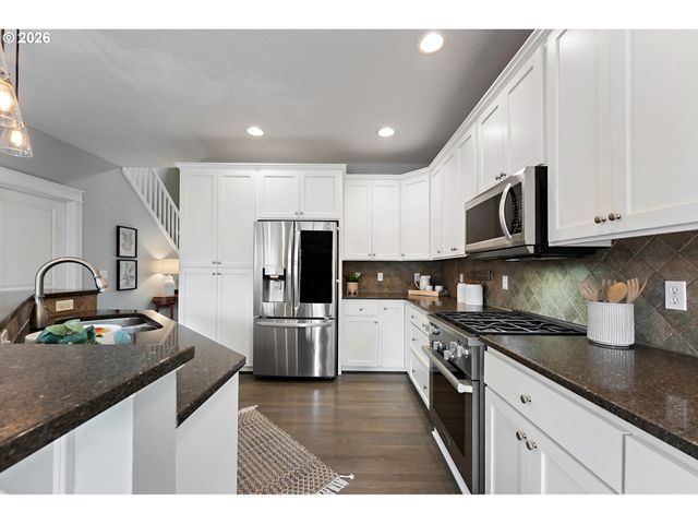 8815 Sw 52ND Ave, Portland, OR 97219