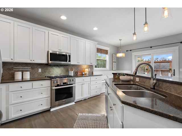 8815 Sw 52ND Ave, Portland, OR 97219