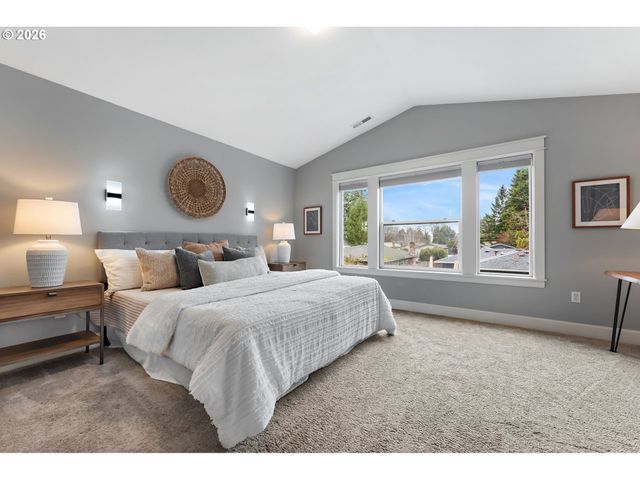 8815 Sw 52ND Ave, Portland, OR 97219