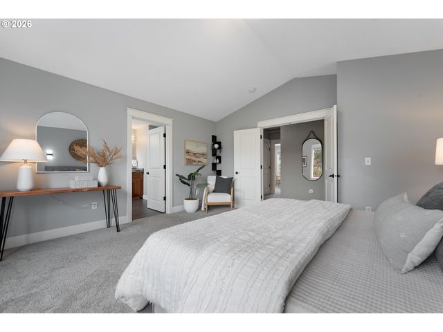 8815 Sw 52ND Ave, Portland, OR 97219