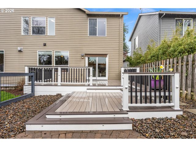8815 Sw 52ND Ave, Portland, OR 97219