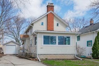 221 Elm Street, Batavia, IL 60510