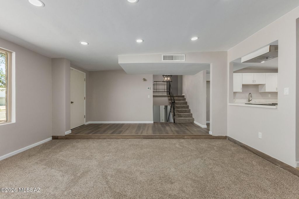Image 10 of property listing at 7932 E 2nd Street, Tucson, AZ 85710