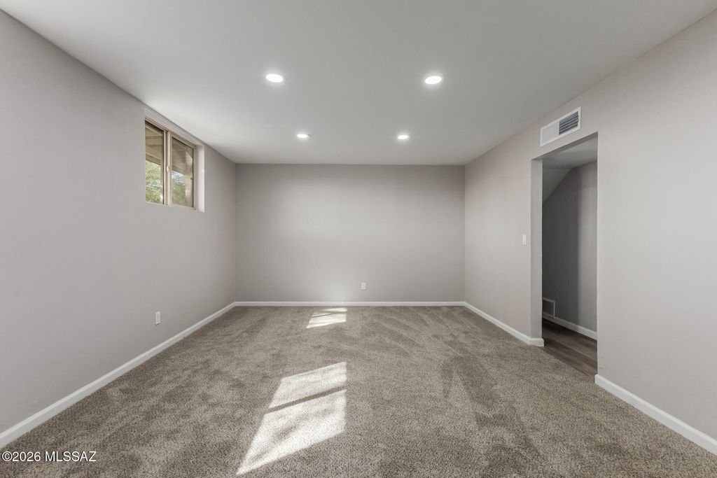 Image 19 of property listing at 7932 E 2nd Street, Tucson, AZ 85710
