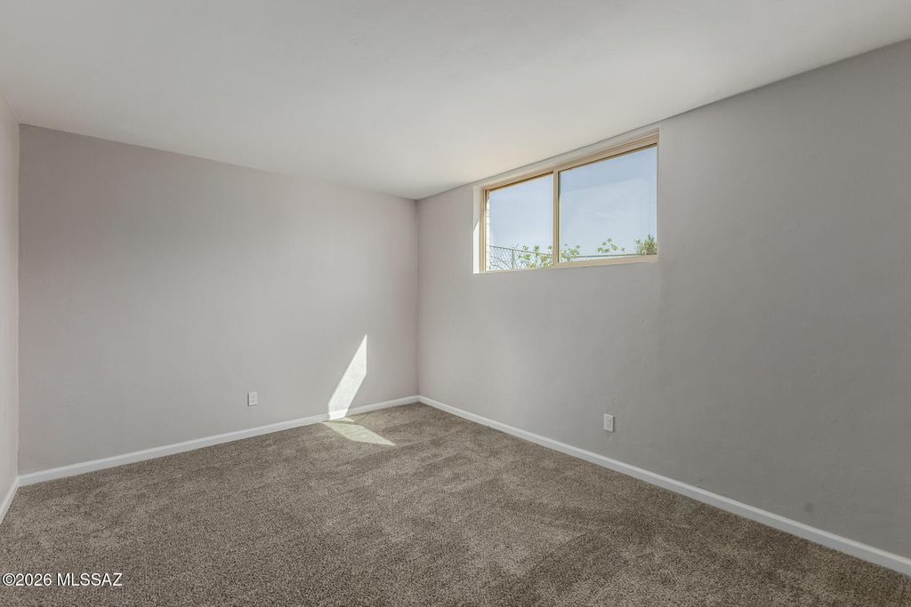 Image 28 of property listing at 7932 E 2nd Street, Tucson, AZ 85710