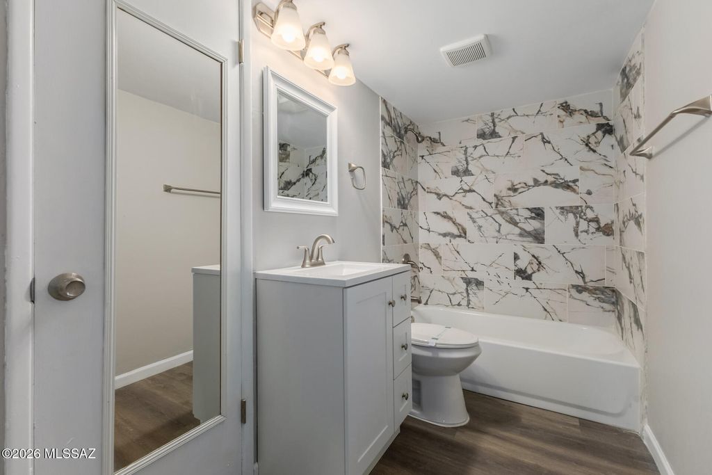 Image 30 of property listing at 7932 E 2nd Street, Tucson, AZ 85710