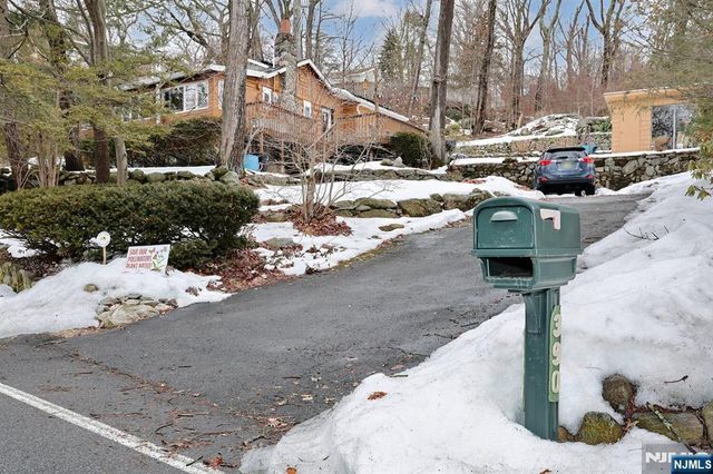 390 Lakeview Avenue, Ringwood, NJ 07456