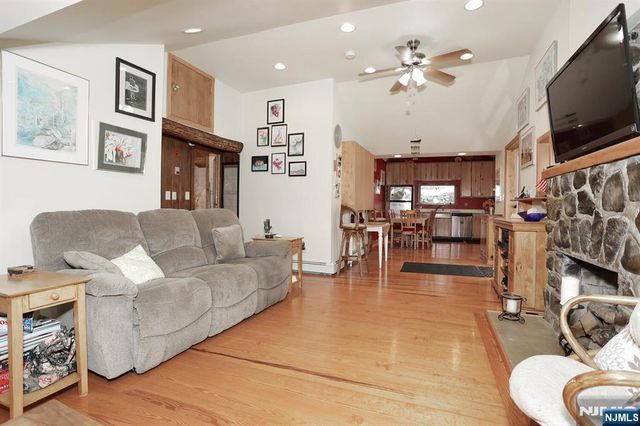 390 Lakeview Avenue, Ringwood, NJ 07456