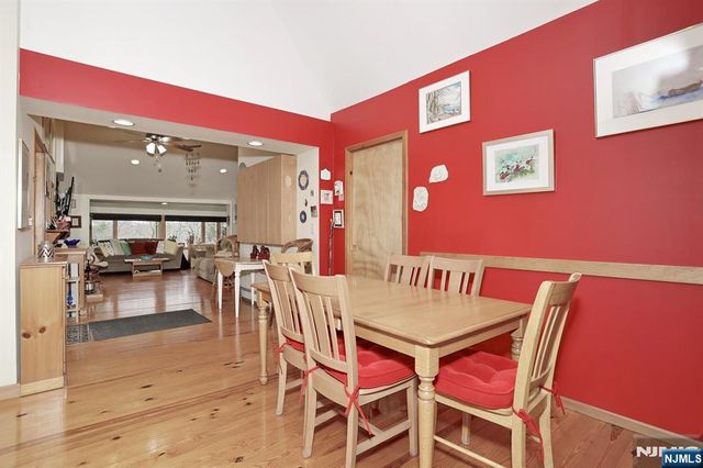 390 Lakeview Avenue, Ringwood, NJ 07456