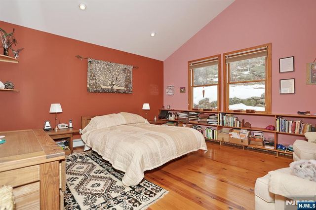 390 Lakeview Avenue, Ringwood, NJ 07456