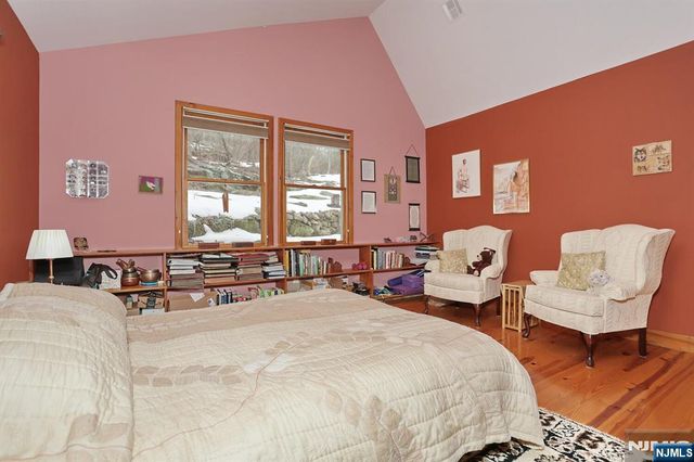 390 Lakeview Avenue, Ringwood, NJ 07456