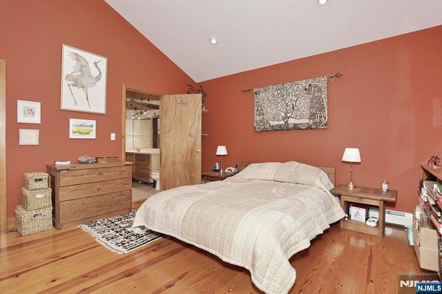 390 Lakeview Avenue, Ringwood, NJ 07456